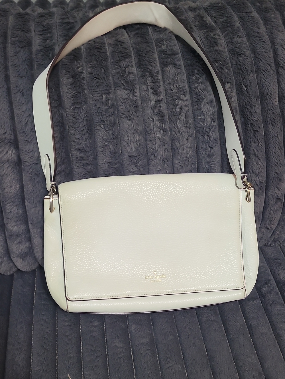 kate spade White Pebbled Leather Shoulder Bag with Wide Strap
